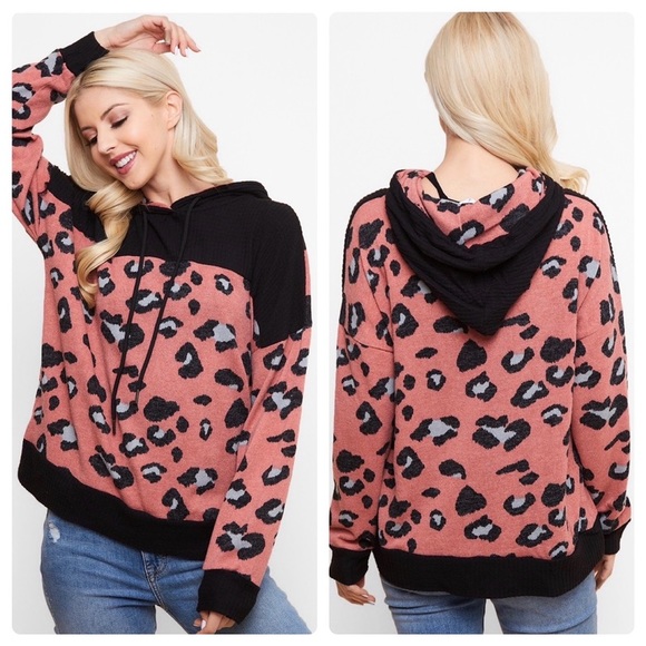 A Girl Thing Tops - 🍁 LEOPARD COLORBLOCK HOODIE